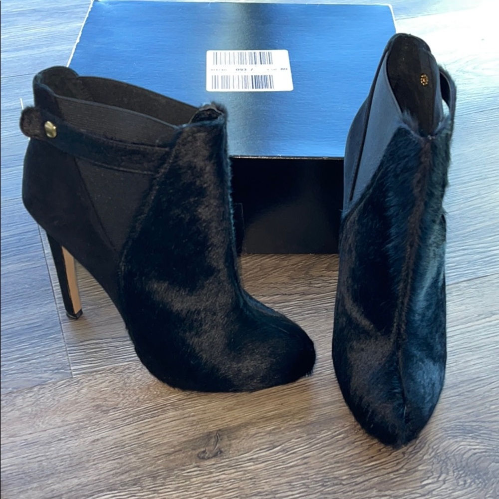 Black faux fur booties